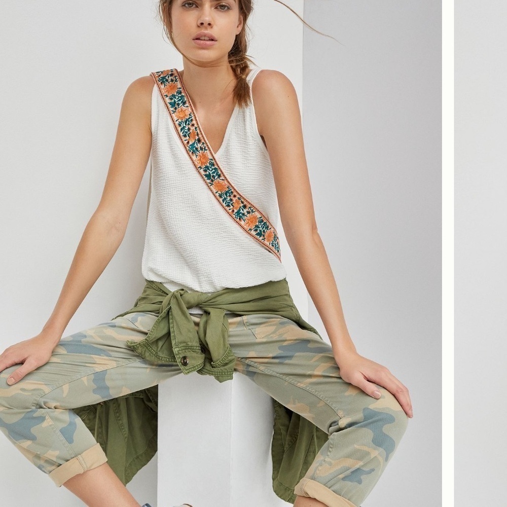 Anthropologie Zahra V-neck Tank in White Size Medium